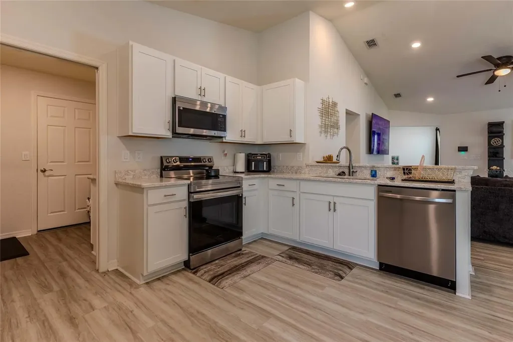 6896 Pebblebrooke Way Zephyrhills FL 33541
