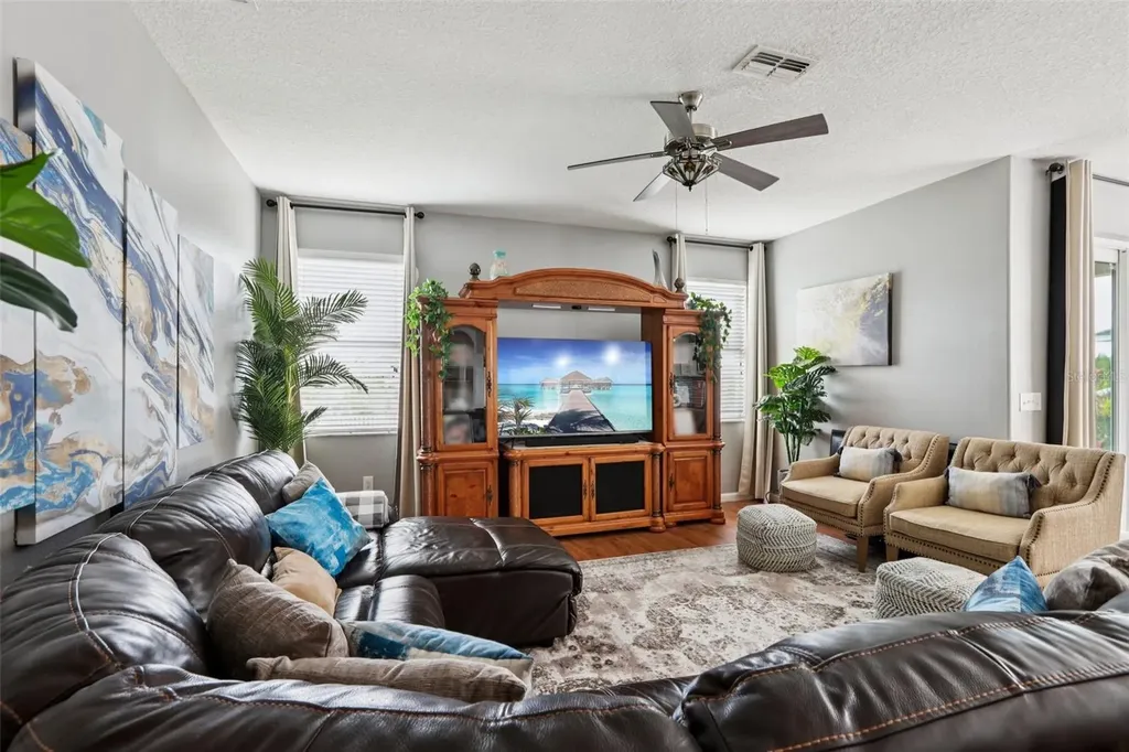 537 Vista Ridge Drive Ruskin FL 33570