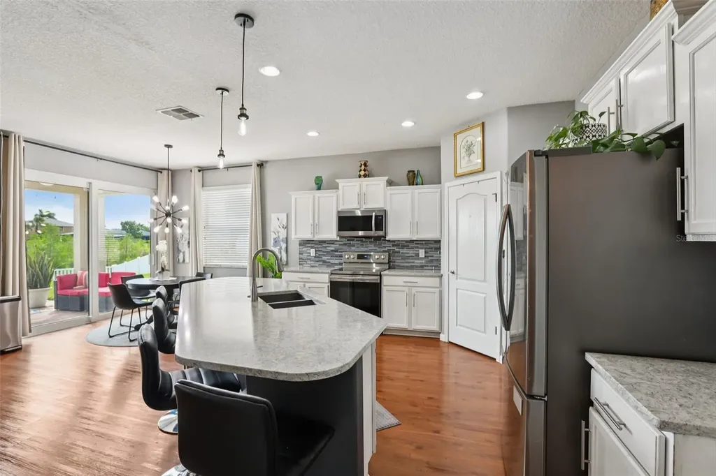 537 Vista Ridge Drive Ruskin FL 33570
