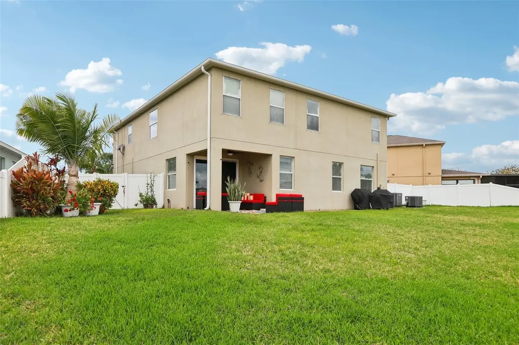 537 Vista Ridge Drive Ruskin FL 33570