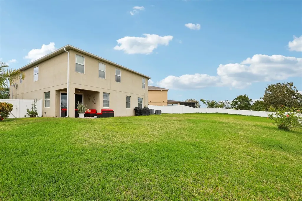 537 Vista Ridge Drive Ruskin FL 33570