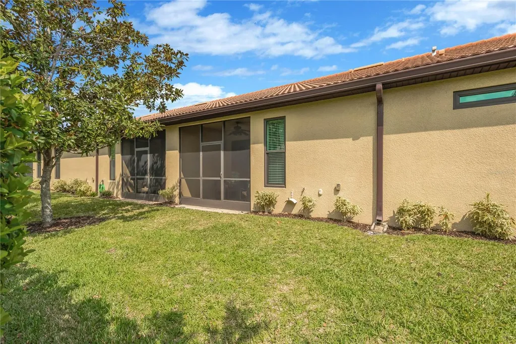 320 Bluewater Falls Court Apollo Beach FL 33572