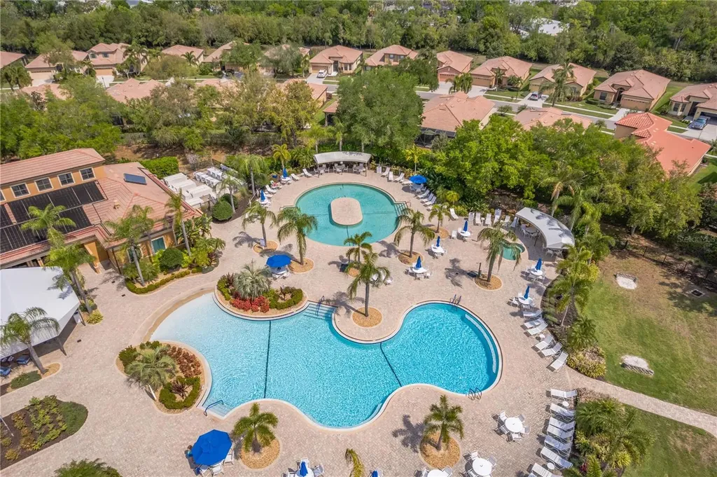 320 Bluewater Falls Court Apollo Beach FL 33572