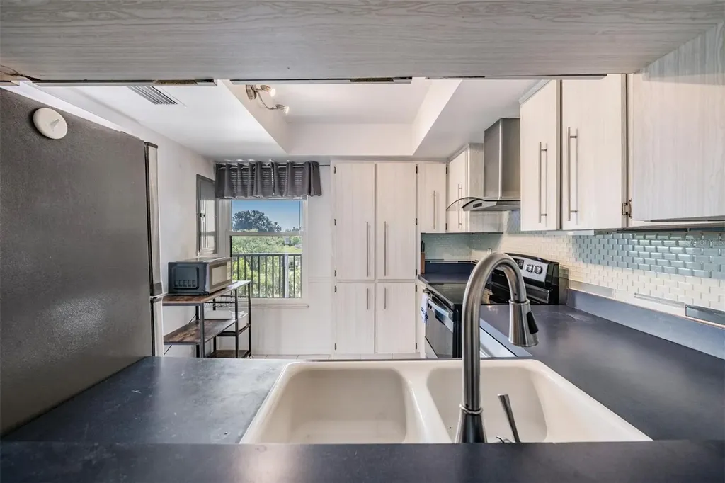 2621 Cove Cay Drive Clearwater FL 33760