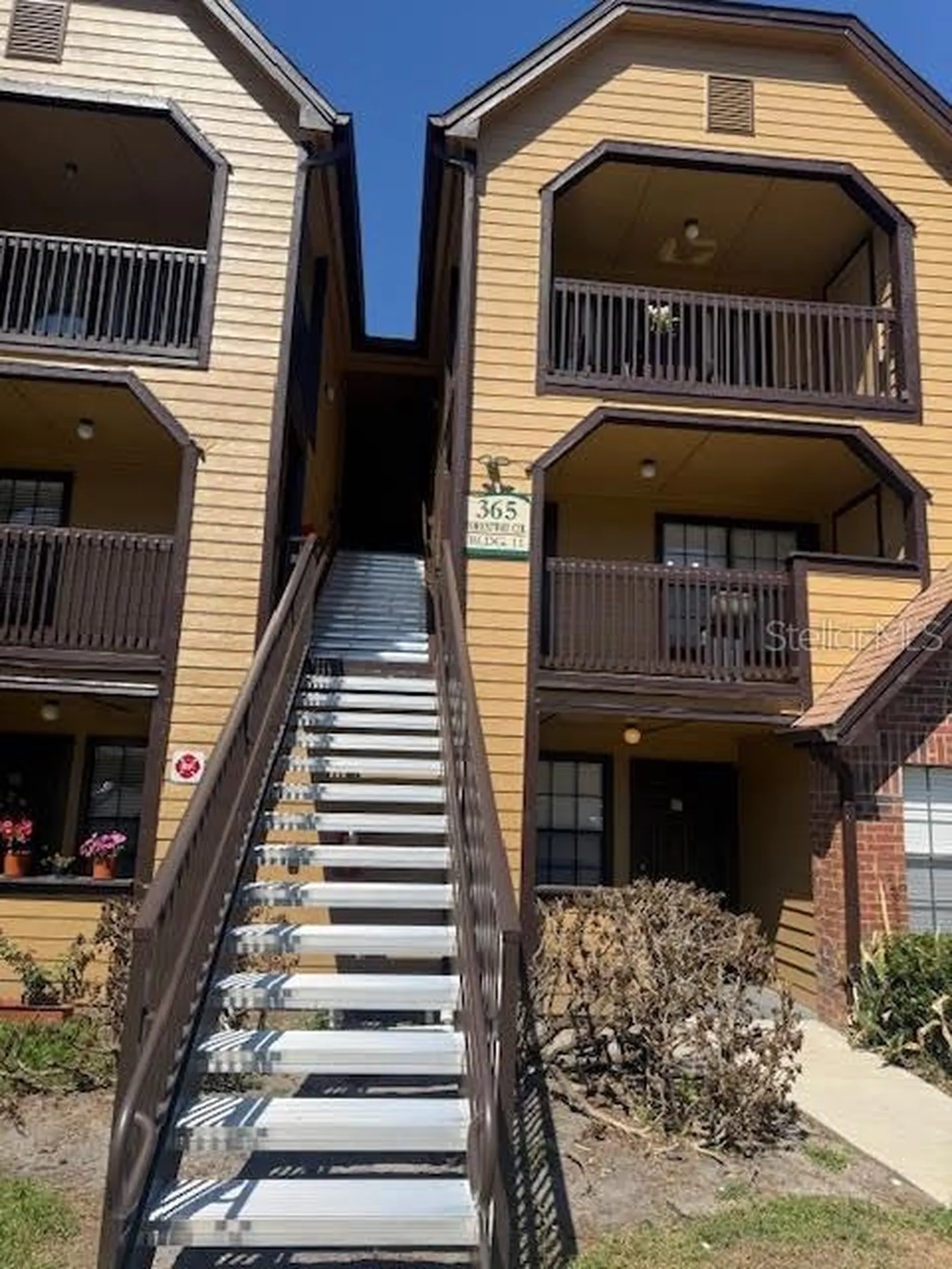 365 Forestway Circle Altamonte Springs FL 32701