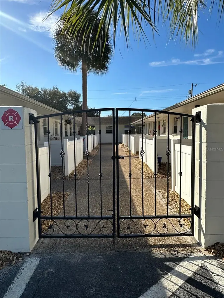 500 75th Avenue N St Petersburg FL 33702