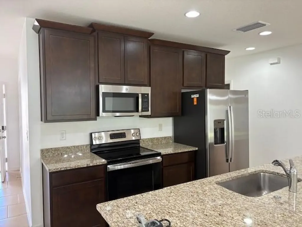 1632 Swan Swim Drive Davenport FL 33837
