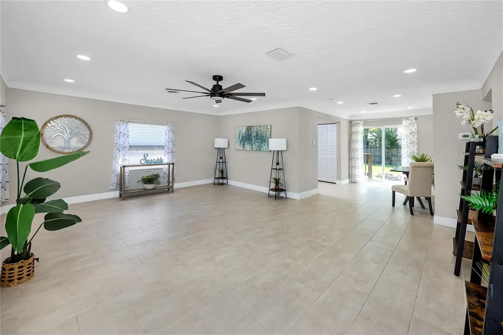 3626 Queen Street N St Petersburg FL 33713