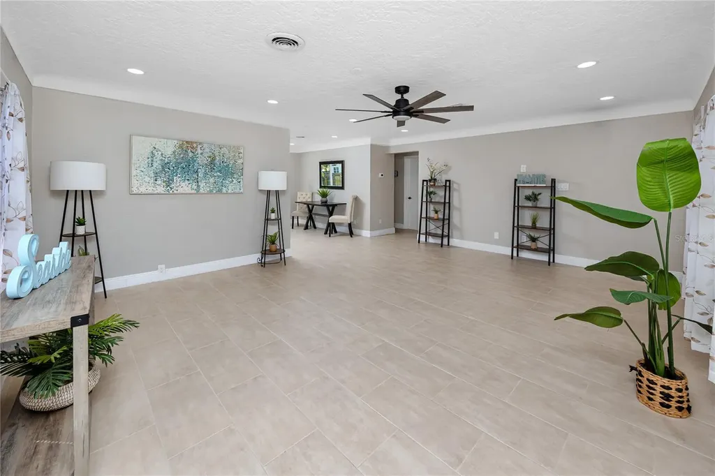 3626 Queen Street N St Petersburg FL 33713