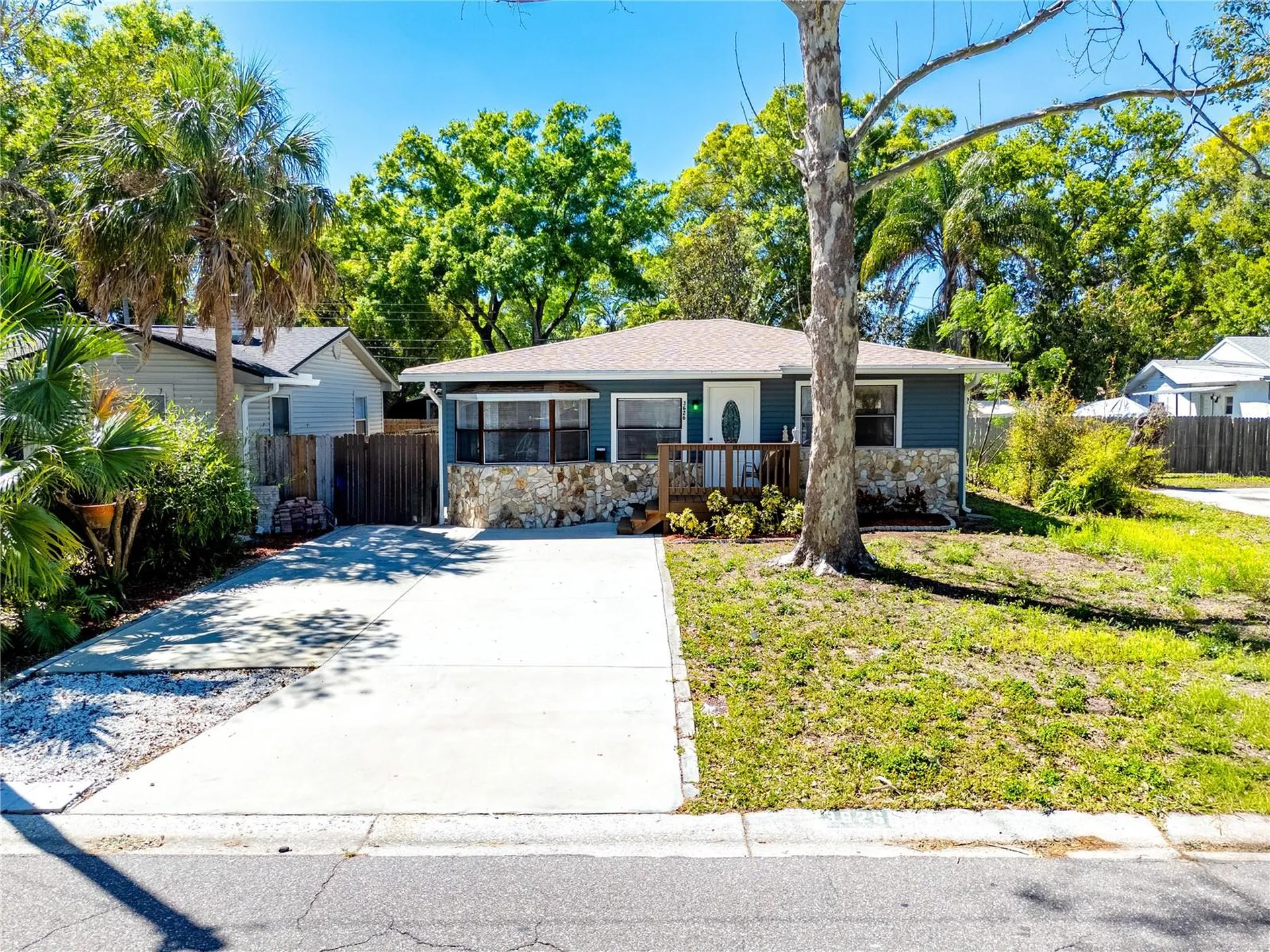 3626 Queen Street N St Petersburg FL 33713