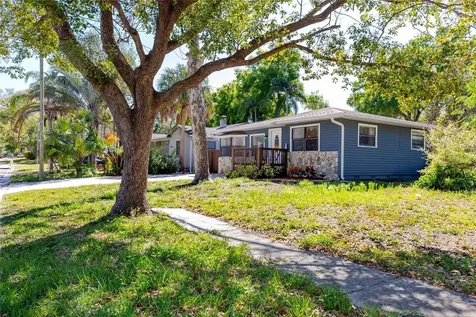 3626 Queen Street N St Petersburg FL 33713