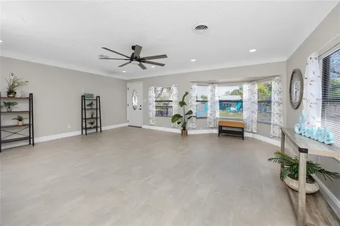 3626 Queen Street N St Petersburg FL 33713