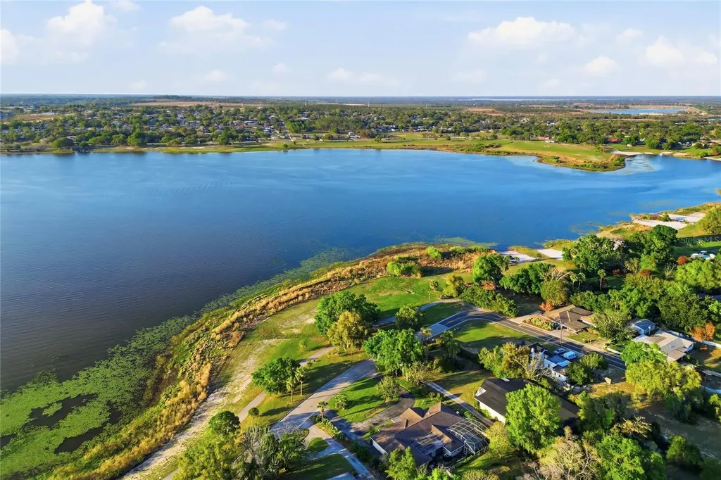 929 Carlton Avenue Lake Wales FL 33853