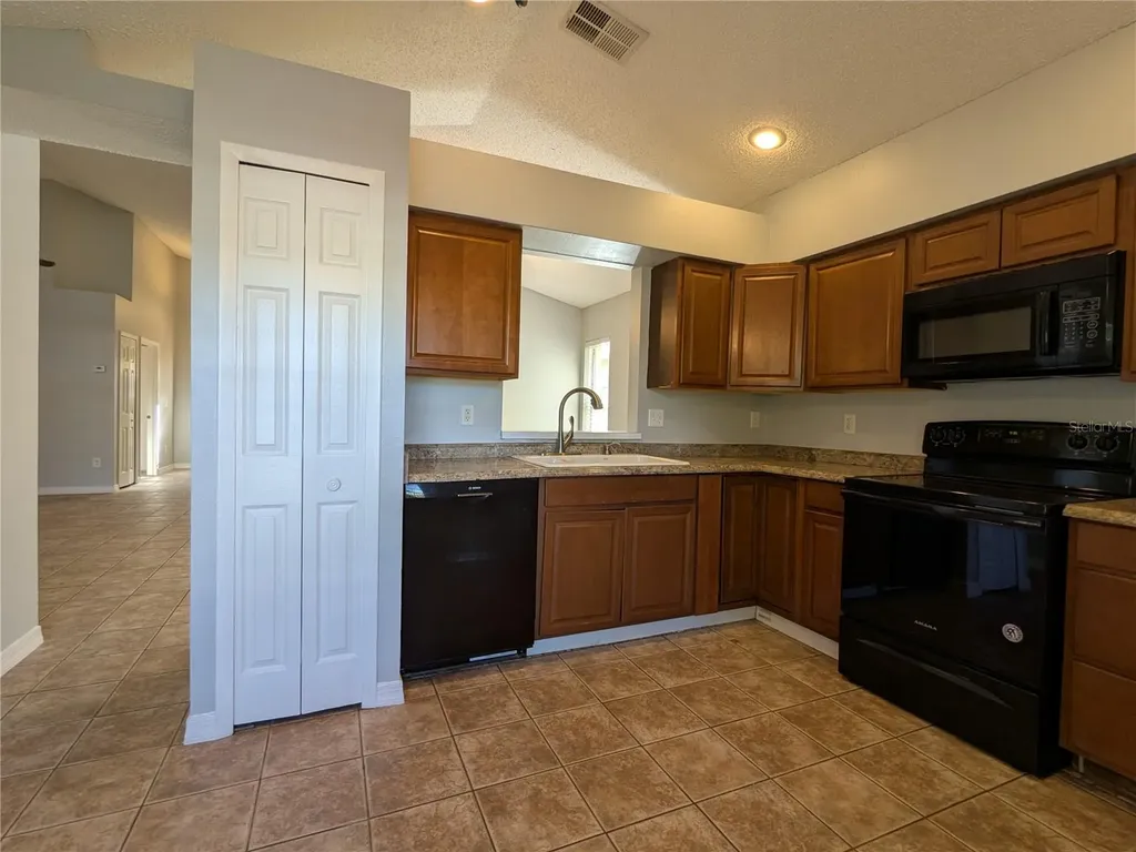 1020 Stonechapel Court Apopka FL 32712