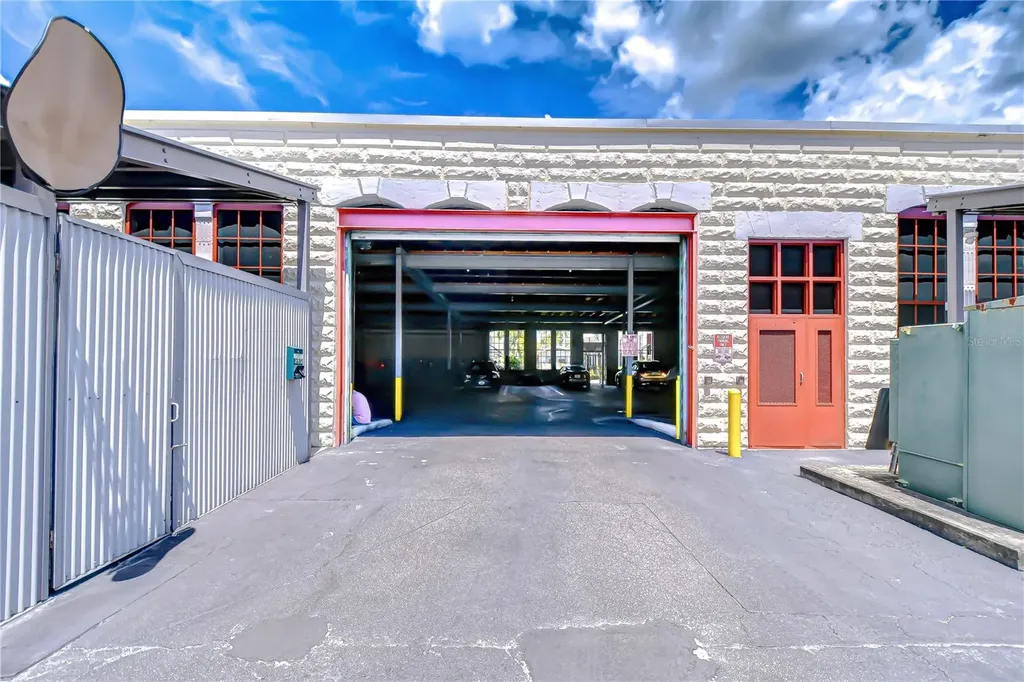 2001 E 2nd Avenue Tampa FL 33605