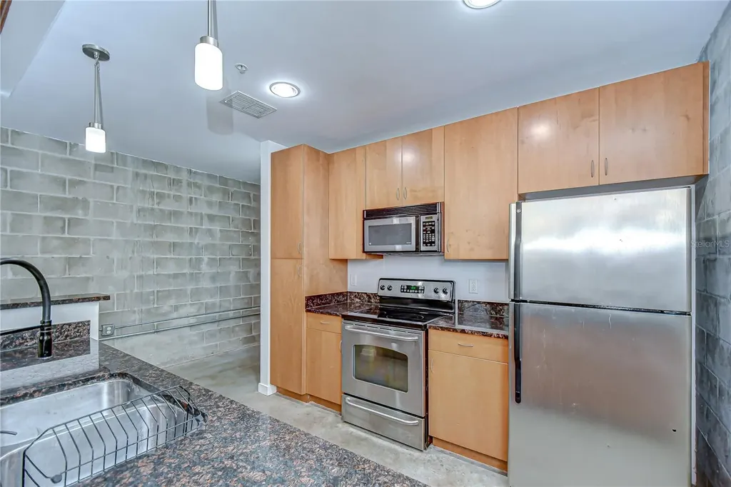 2001 E 2nd Avenue Tampa FL 33605