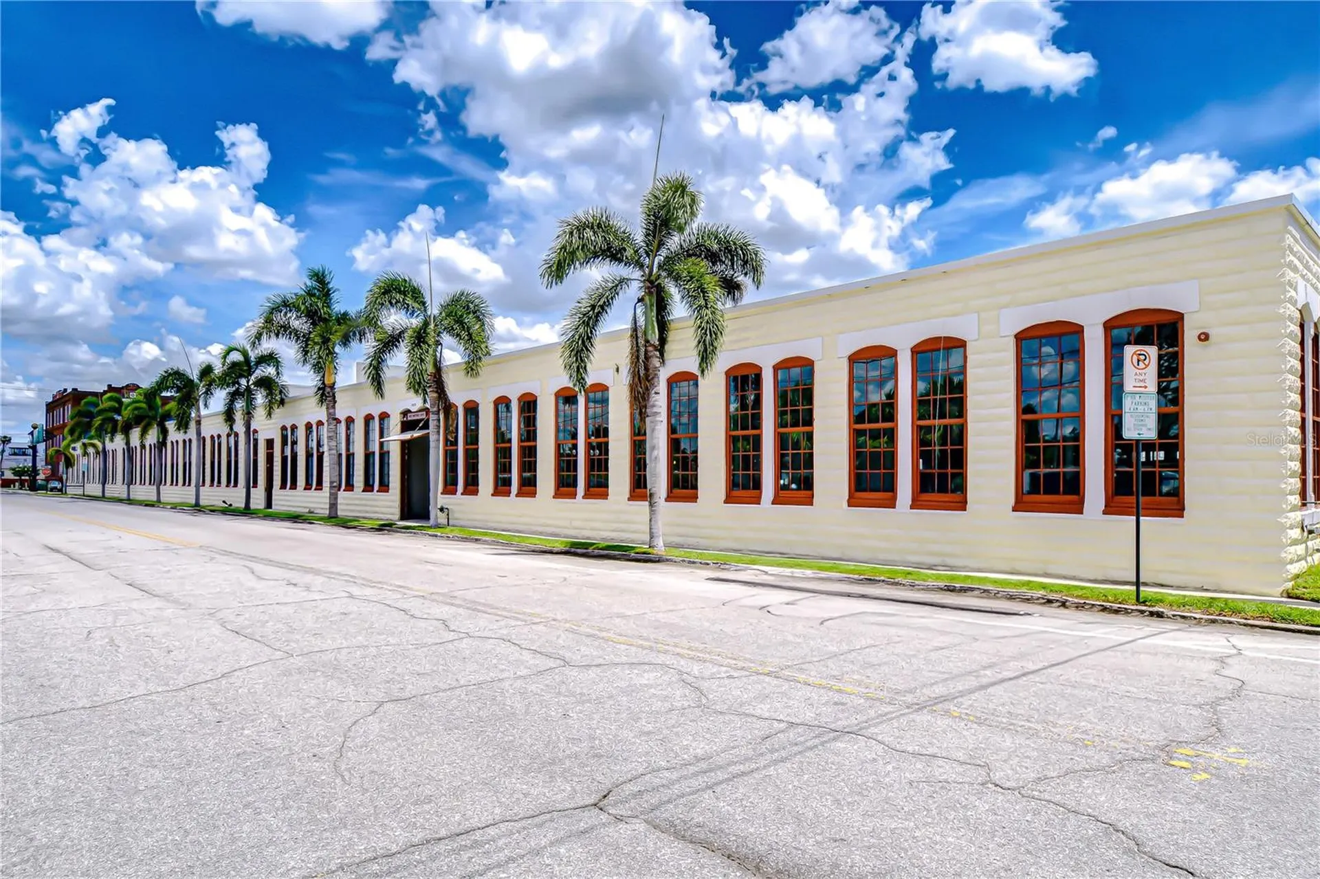 2001 E 2nd Avenue Tampa FL 33605
