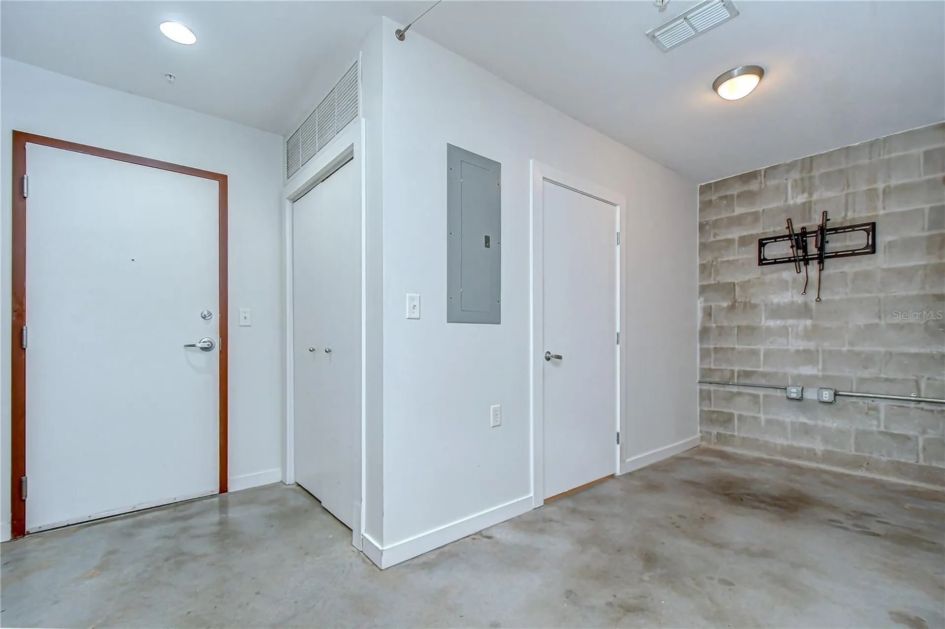 2001 E 2nd Avenue Tampa FL 33605