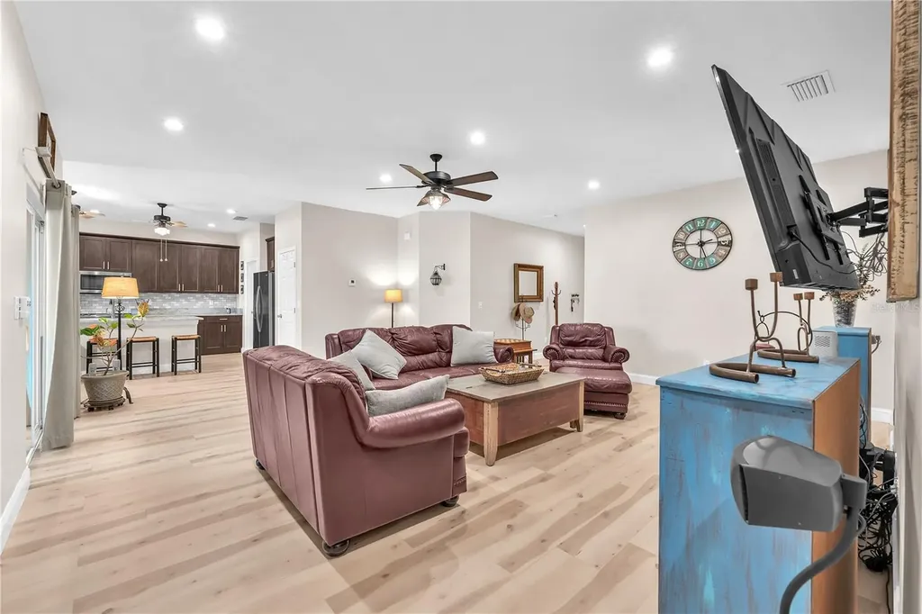 403 Morningside Drive Valrico FL 33594