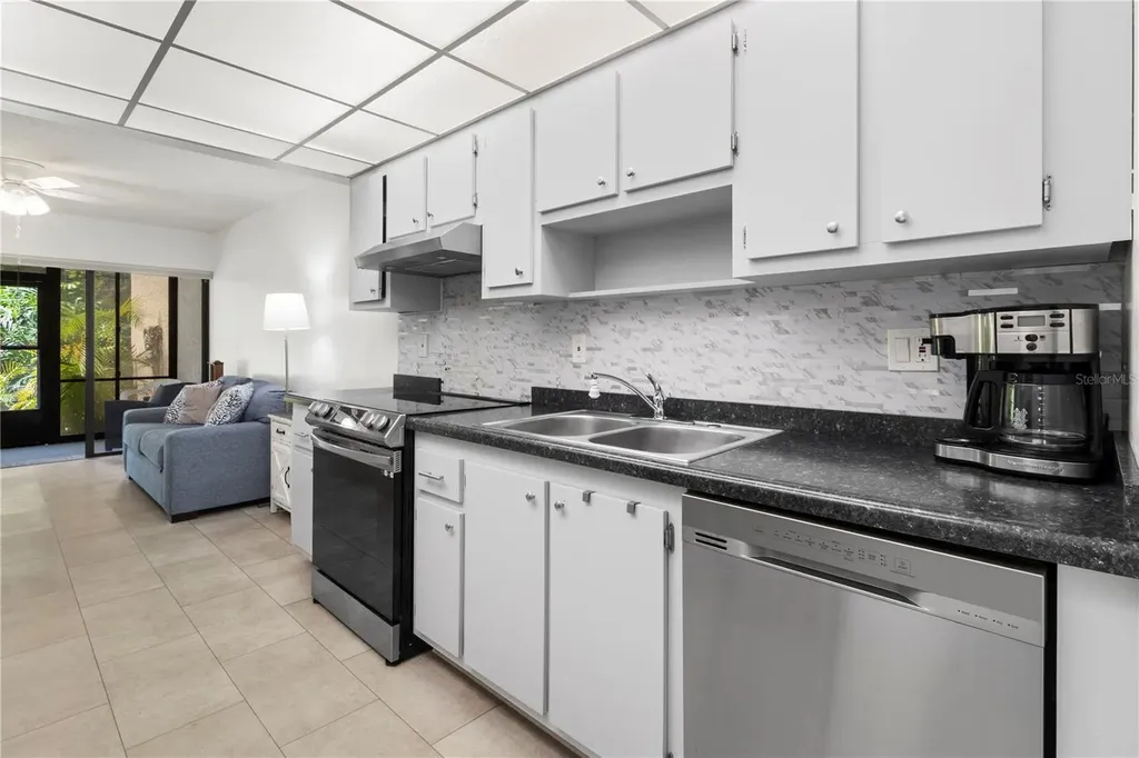 305 W 30th Avenue W Bradenton FL 34205