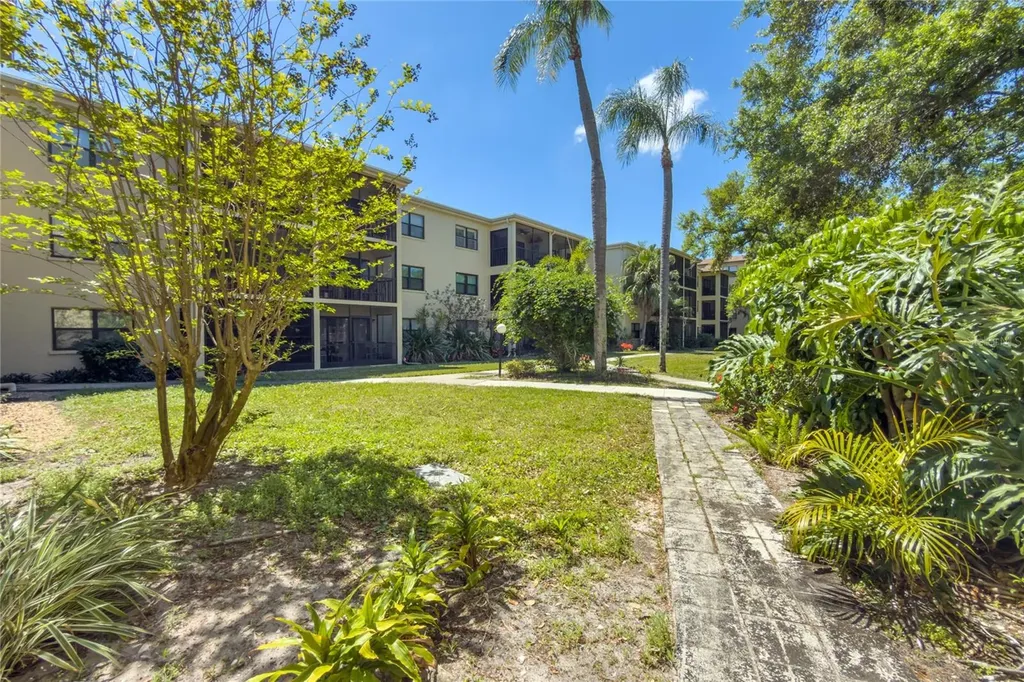 305 W 30th Avenue W Bradenton FL 34205