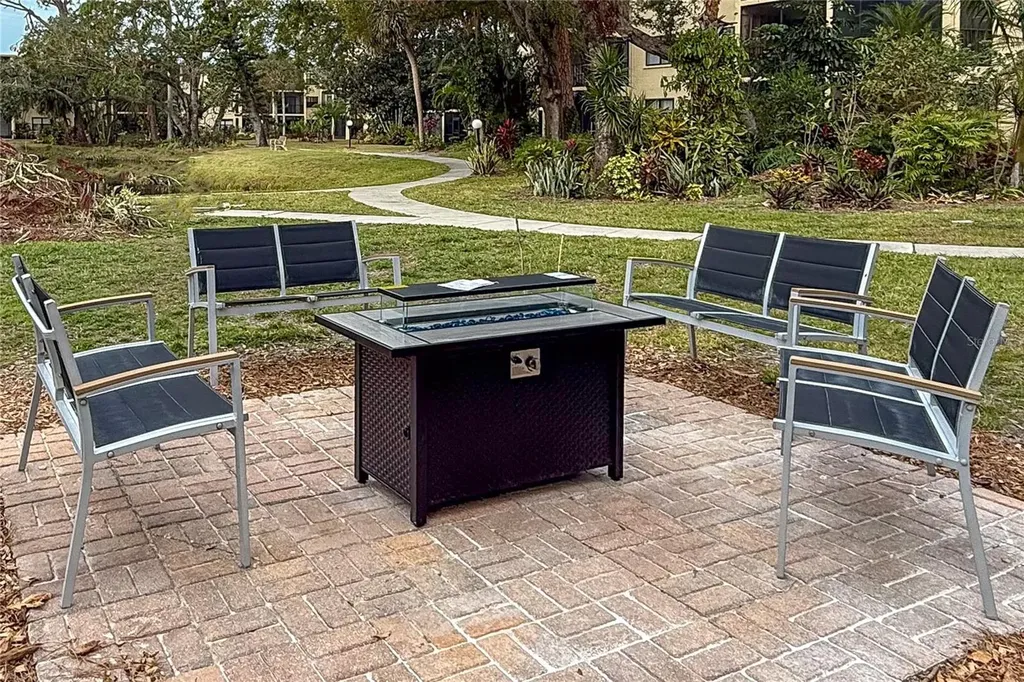 305 W 30th Avenue W Bradenton FL 34205