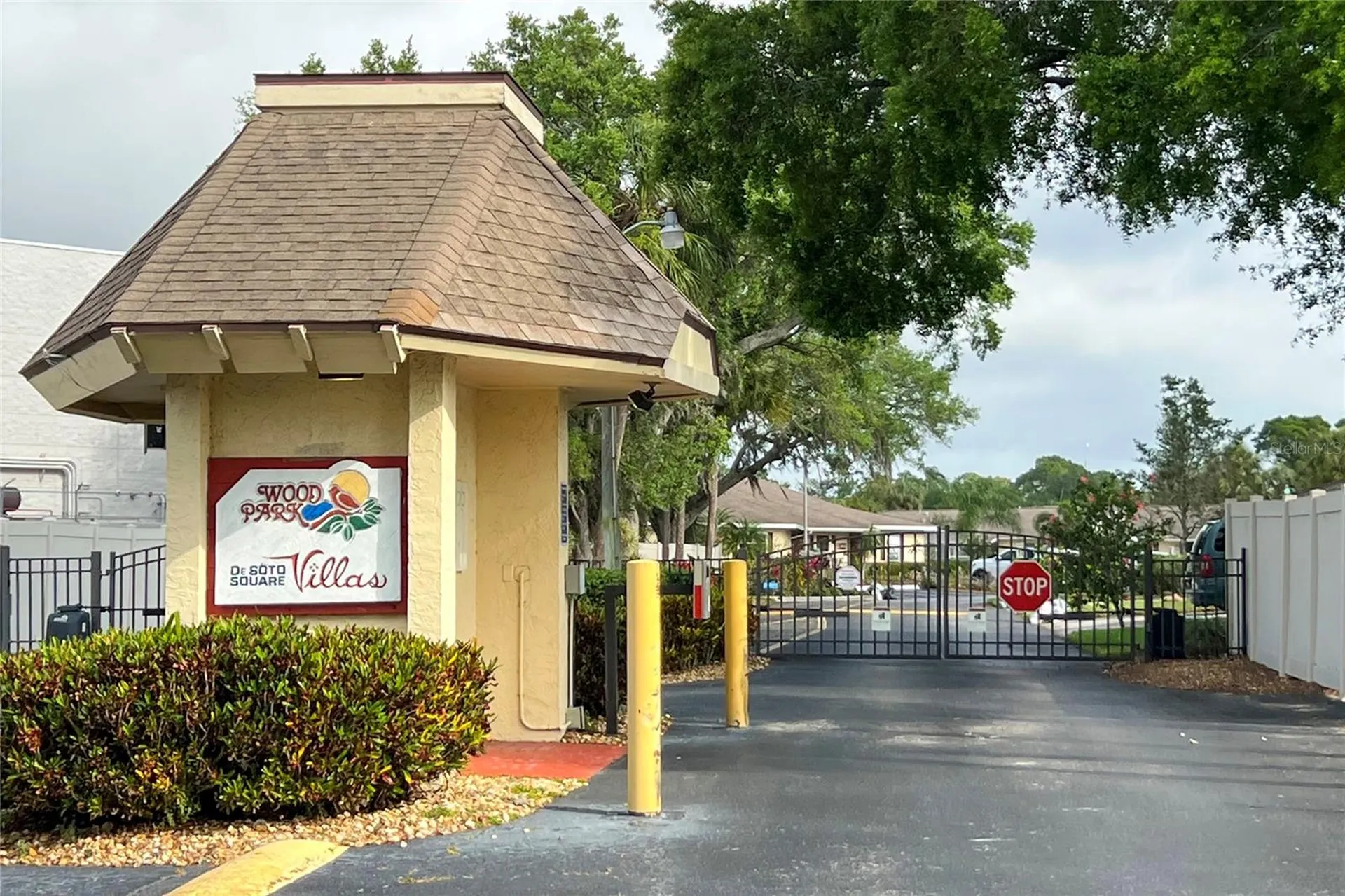 305 W 30th Avenue W Bradenton FL 34205