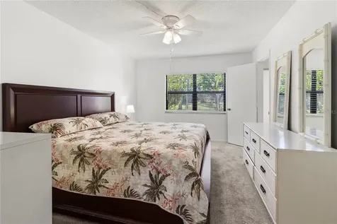 305 W 30th Avenue W Bradenton FL 34205
