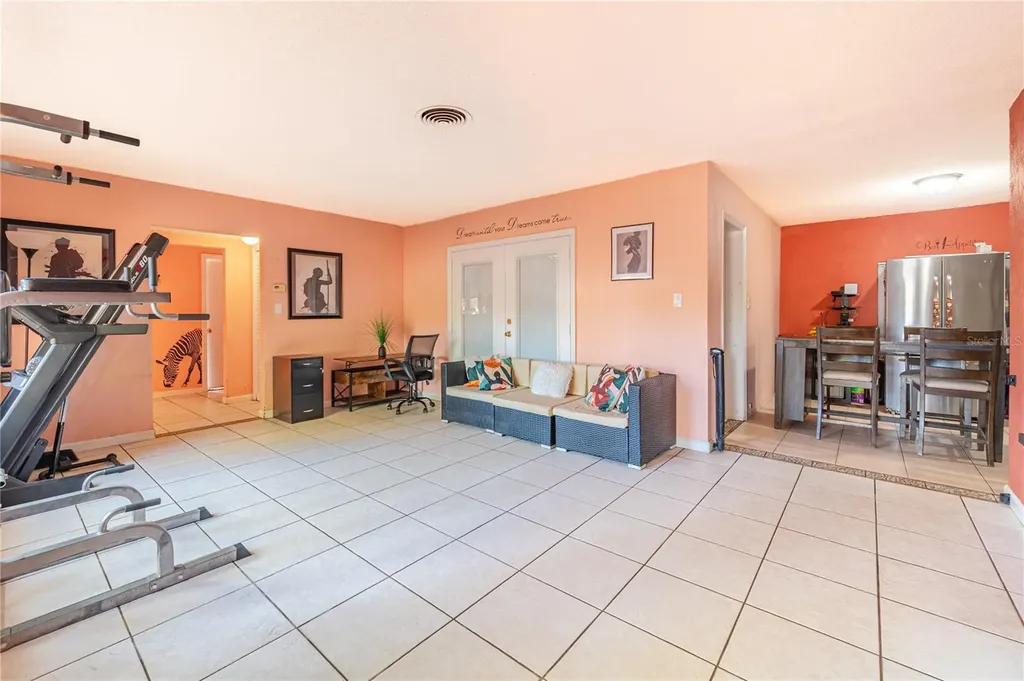7410 5th Avenue N St Petersburg FL 33710