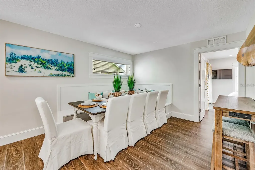 336 Avenida De Mayo Sarasota FL 34242