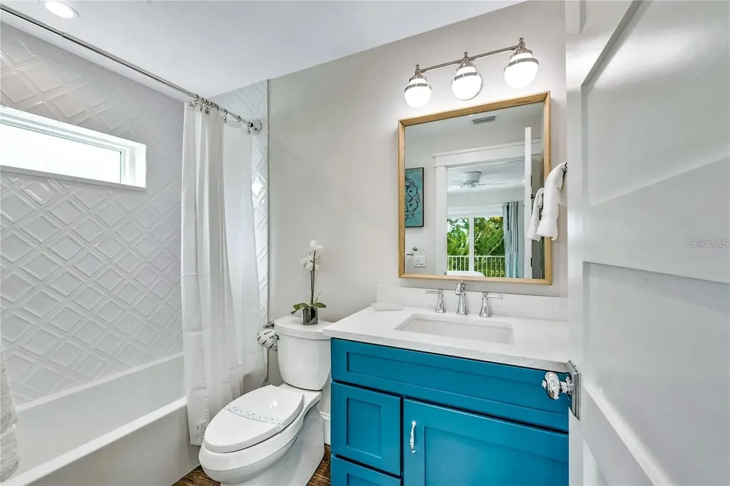 336 Avenida De Mayo Sarasota FL 34242