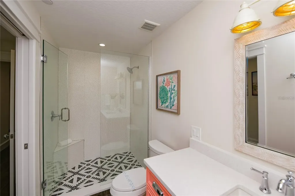 336 Avenida De Mayo Sarasota FL 34242