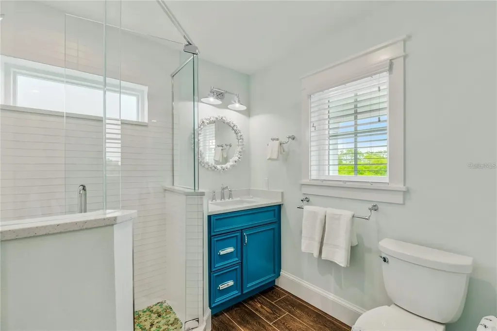 336 Avenida De Mayo Sarasota FL 34242