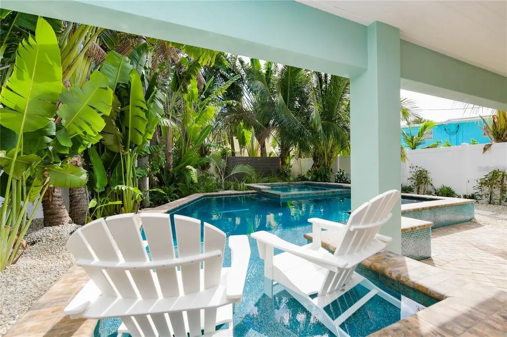 336 Avenida De Mayo Sarasota FL 34242