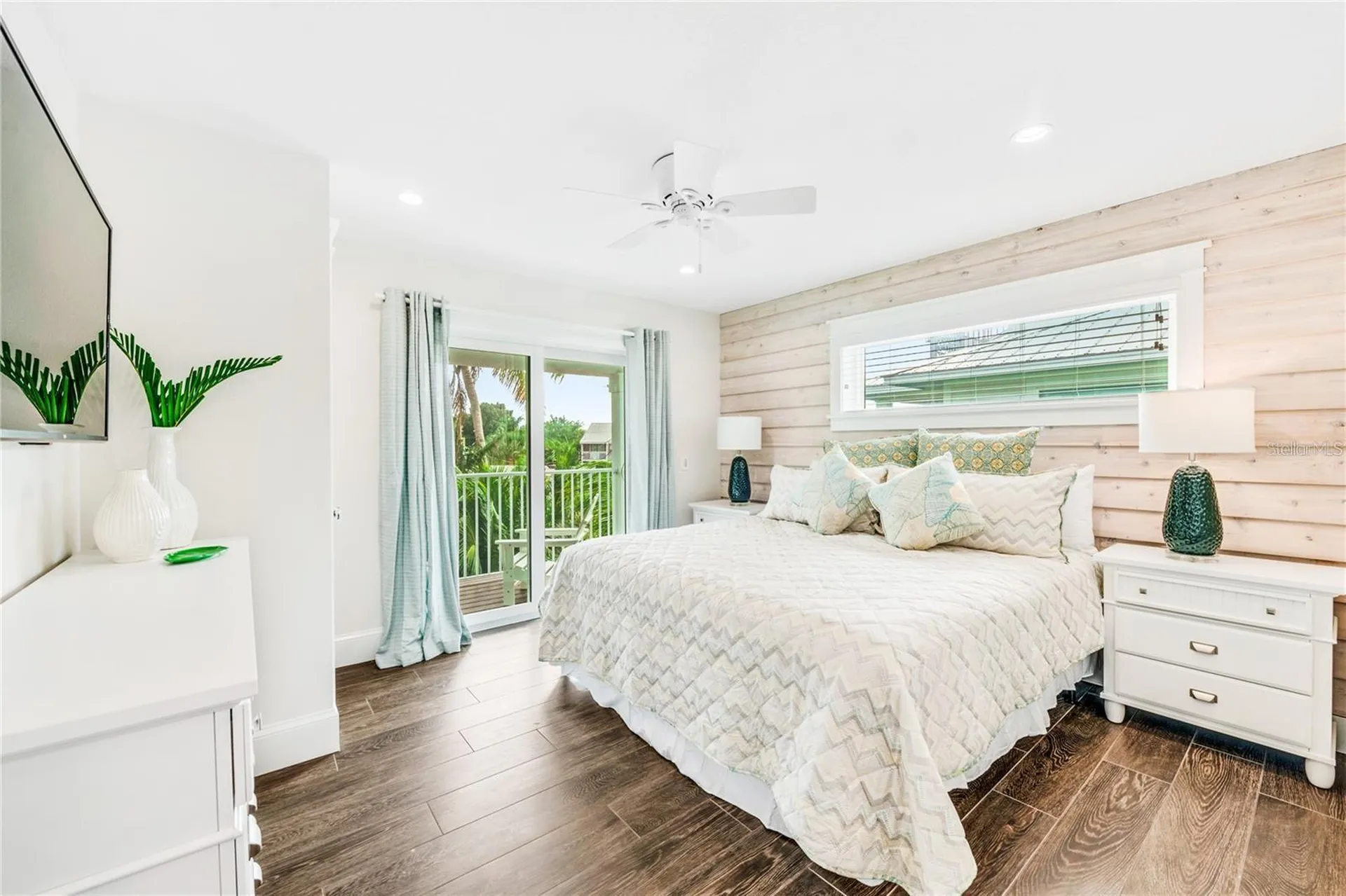 336 Avenida De Mayo Sarasota FL 34242