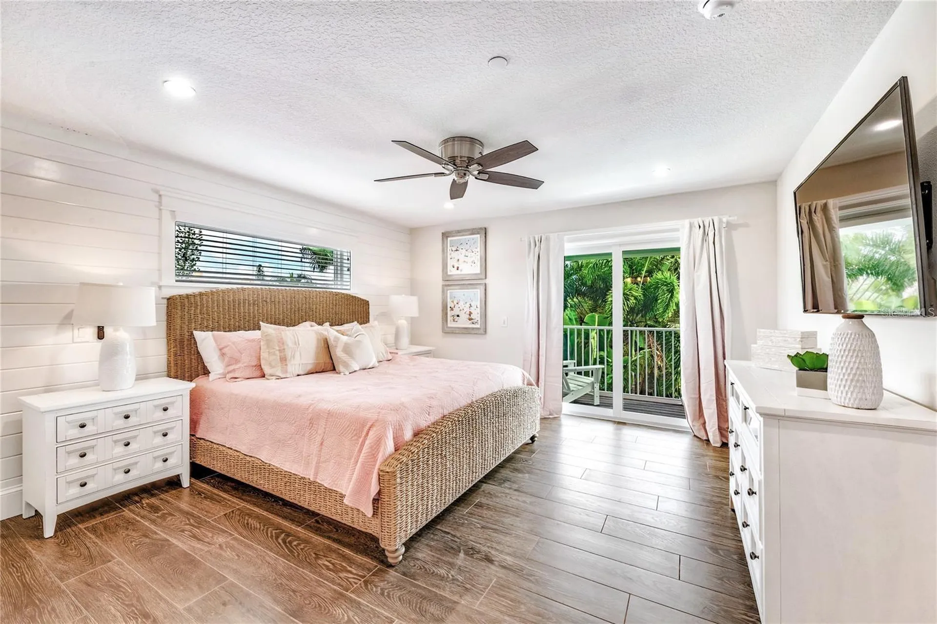 336 Avenida De Mayo Sarasota FL 34242
