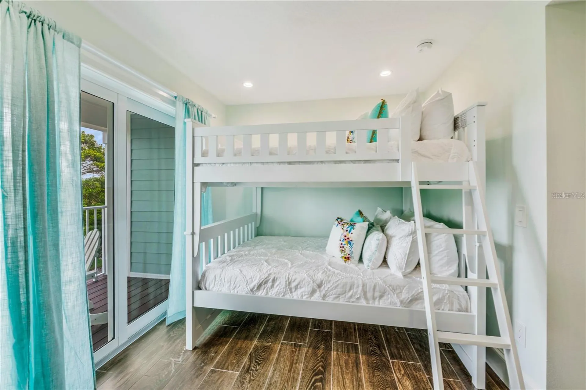336 Avenida De Mayo Sarasota FL 34242