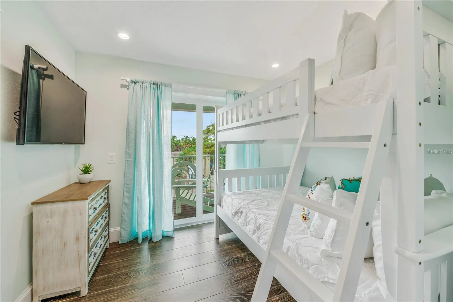 336 Avenida De Mayo Sarasota FL 34242