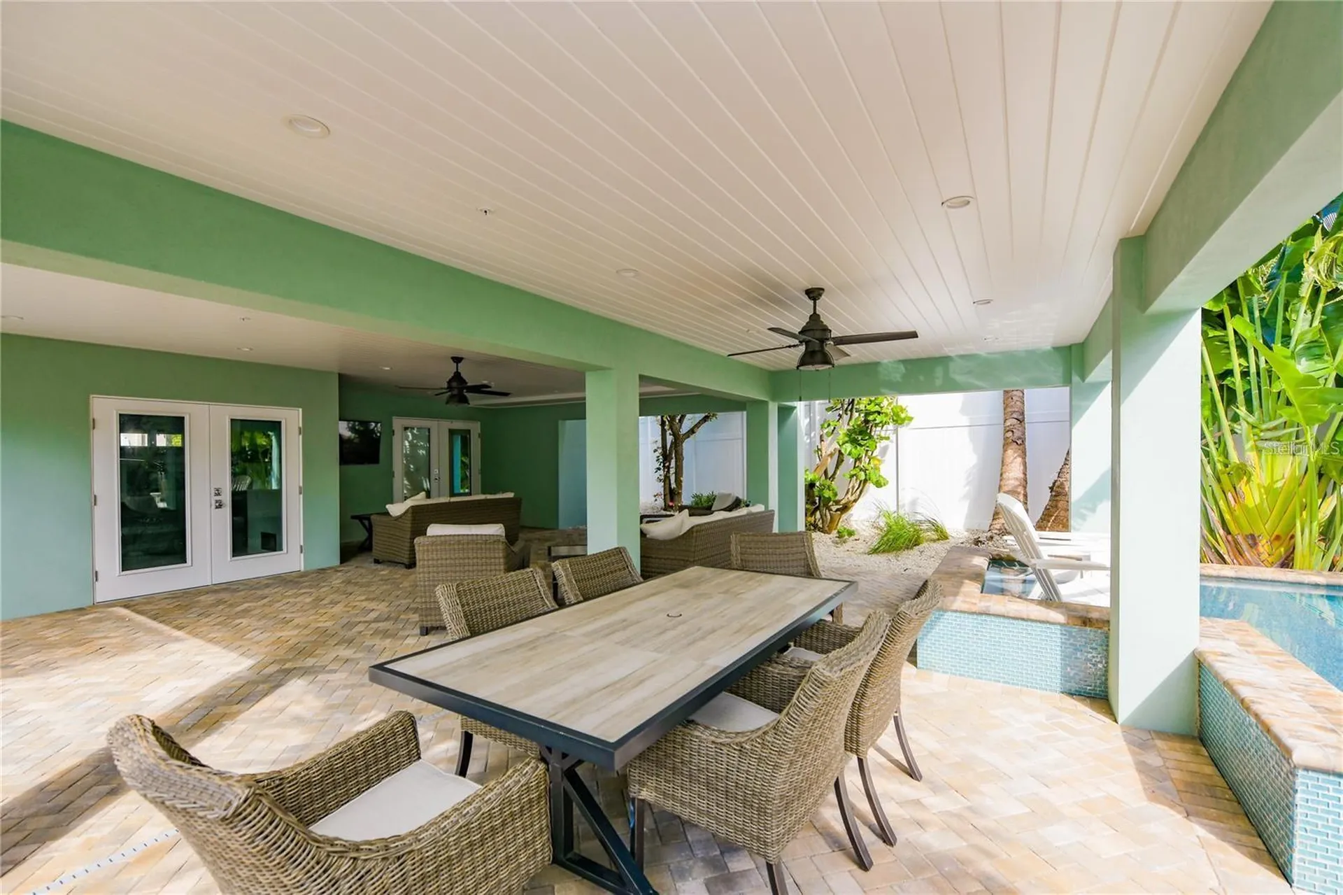 336 Avenida De Mayo Sarasota FL 34242