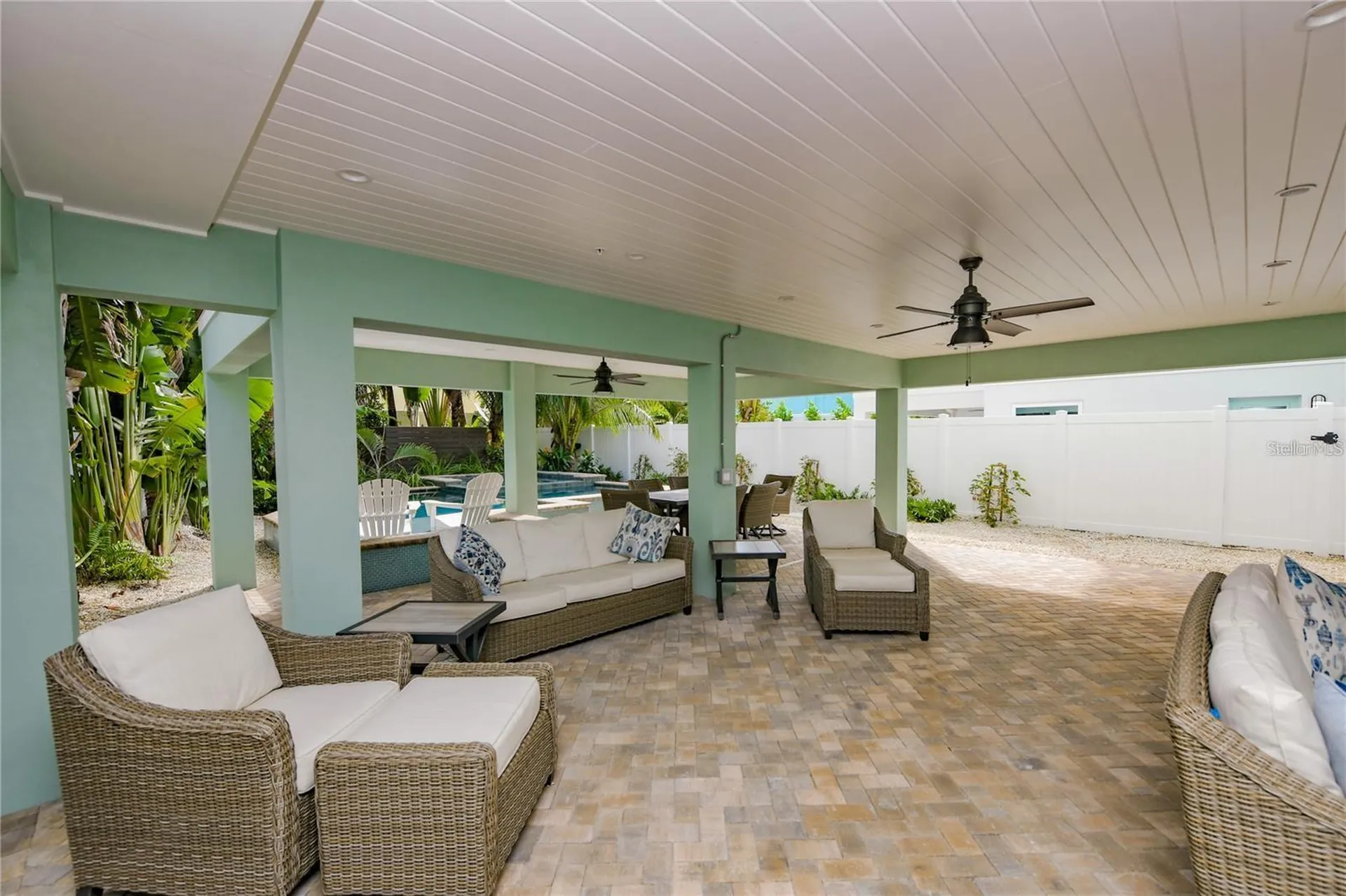 336 Avenida De Mayo Sarasota FL 34242