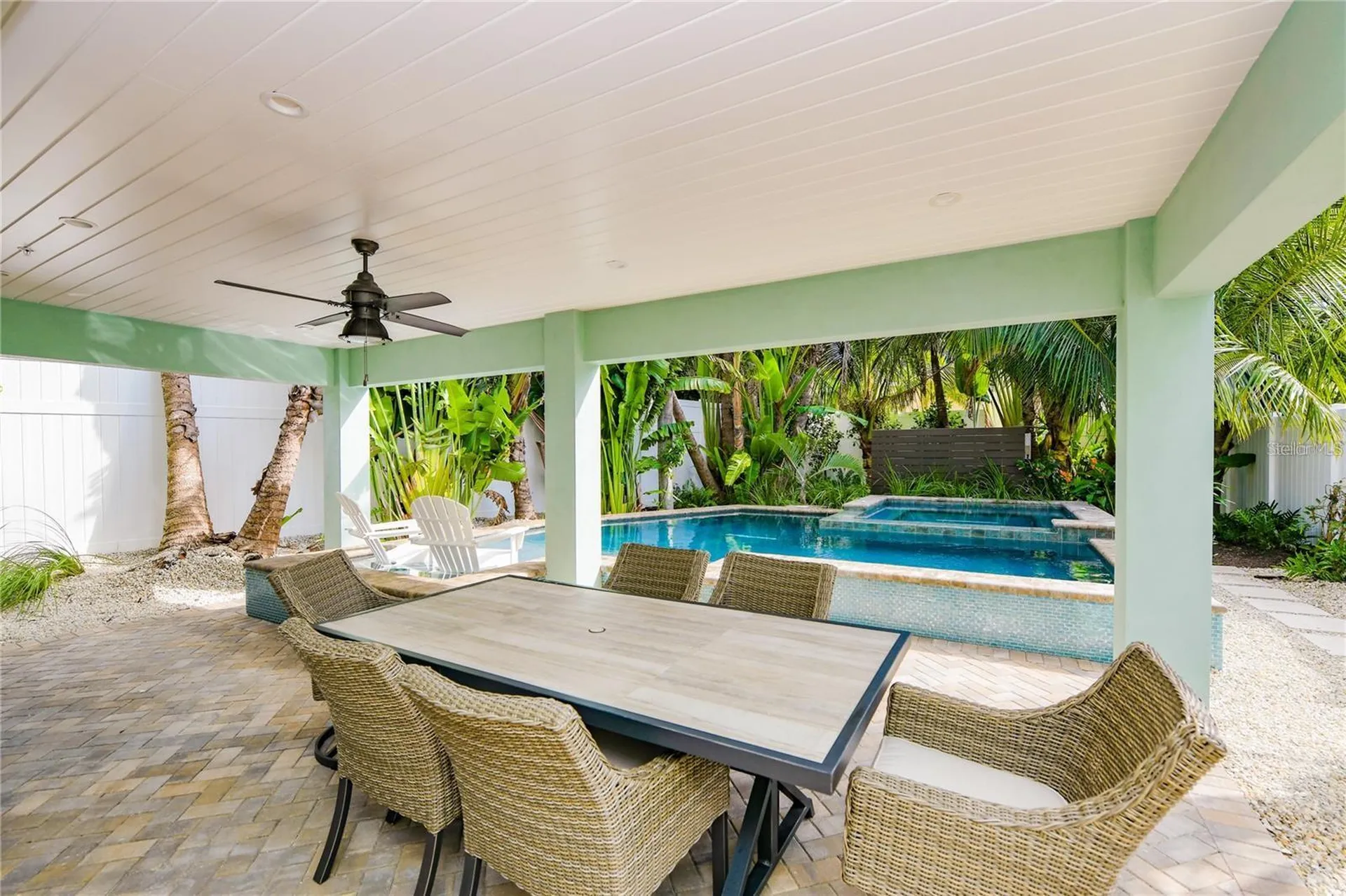 336 Avenida De Mayo Sarasota FL 34242