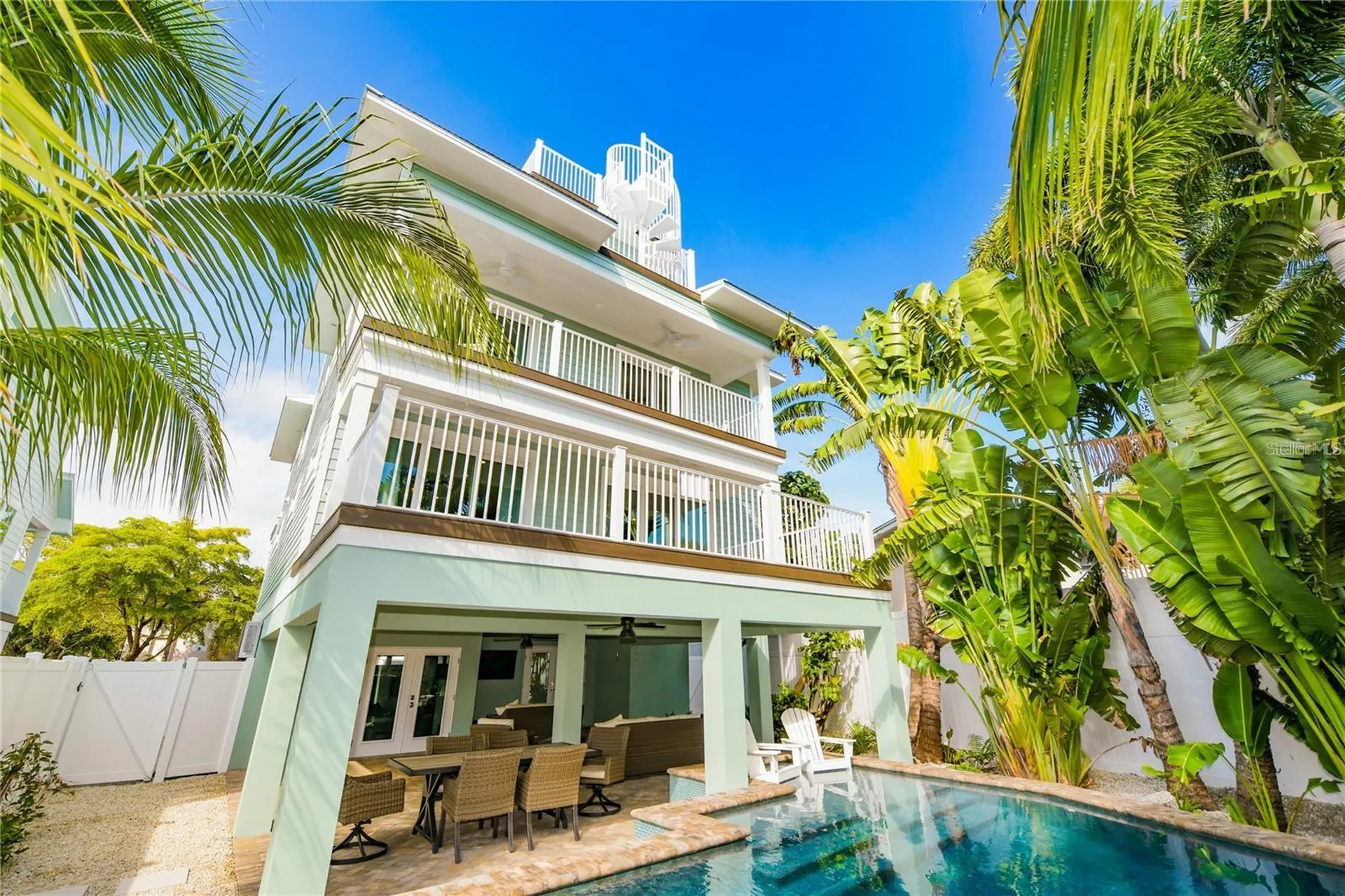 336 Avenida De Mayo Sarasota FL 34242