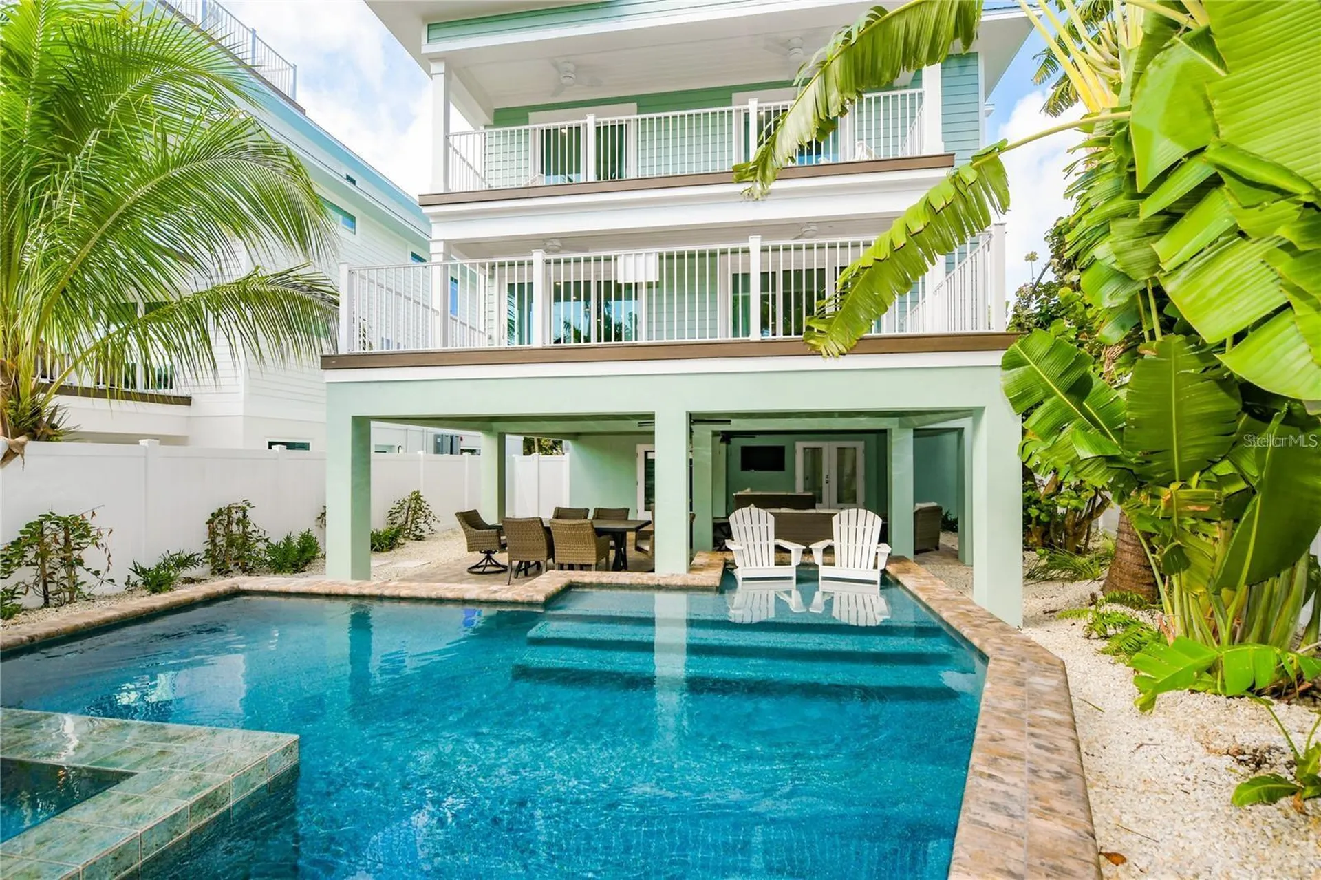 336 Avenida De Mayo Sarasota FL 34242