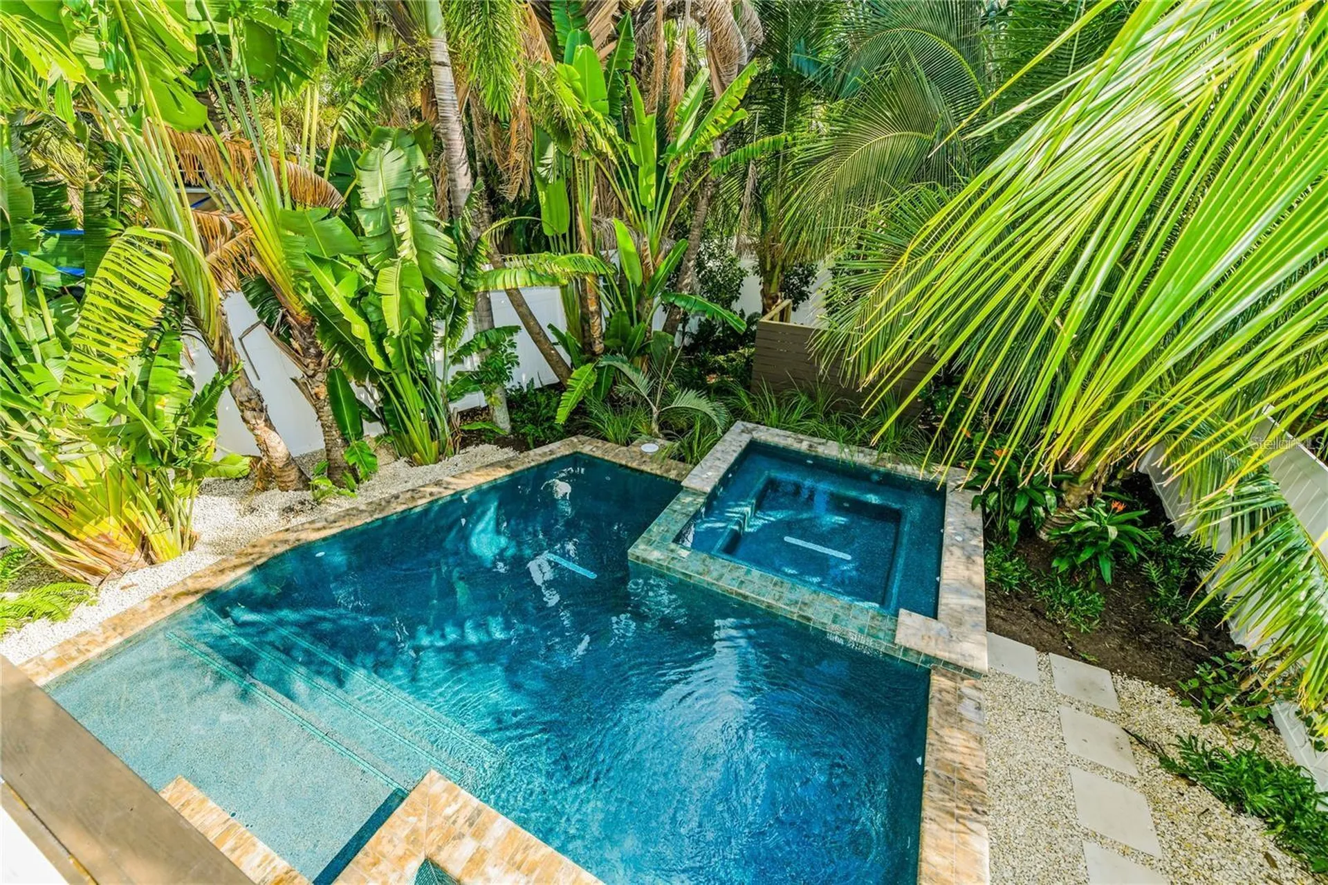 336 Avenida De Mayo Sarasota FL 34242