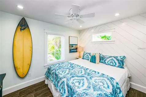 336 Avenida De Mayo Sarasota FL 34242
