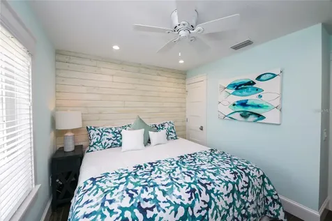 336 Avenida De Mayo Sarasota FL 34242