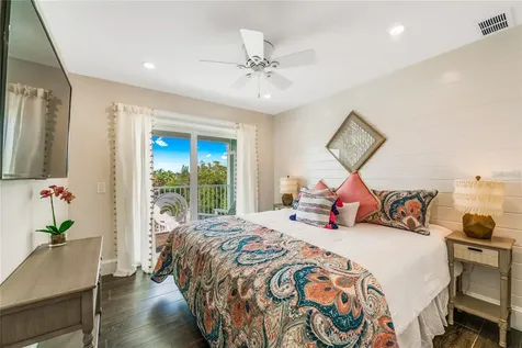 336 Avenida De Mayo Sarasota FL 34242