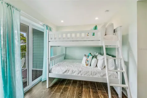 336 Avenida De Mayo Sarasota FL 34242