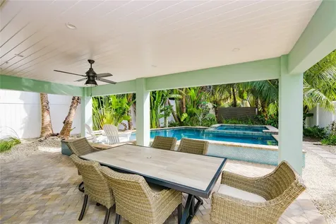336 Avenida De Mayo Sarasota FL 34242