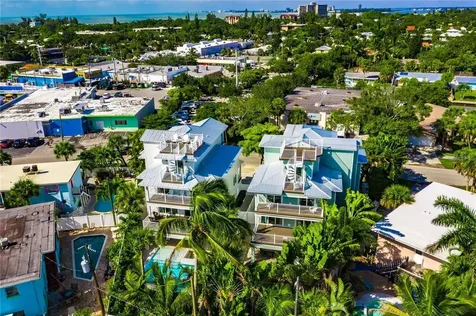 336 Avenida De Mayo Sarasota FL 34242